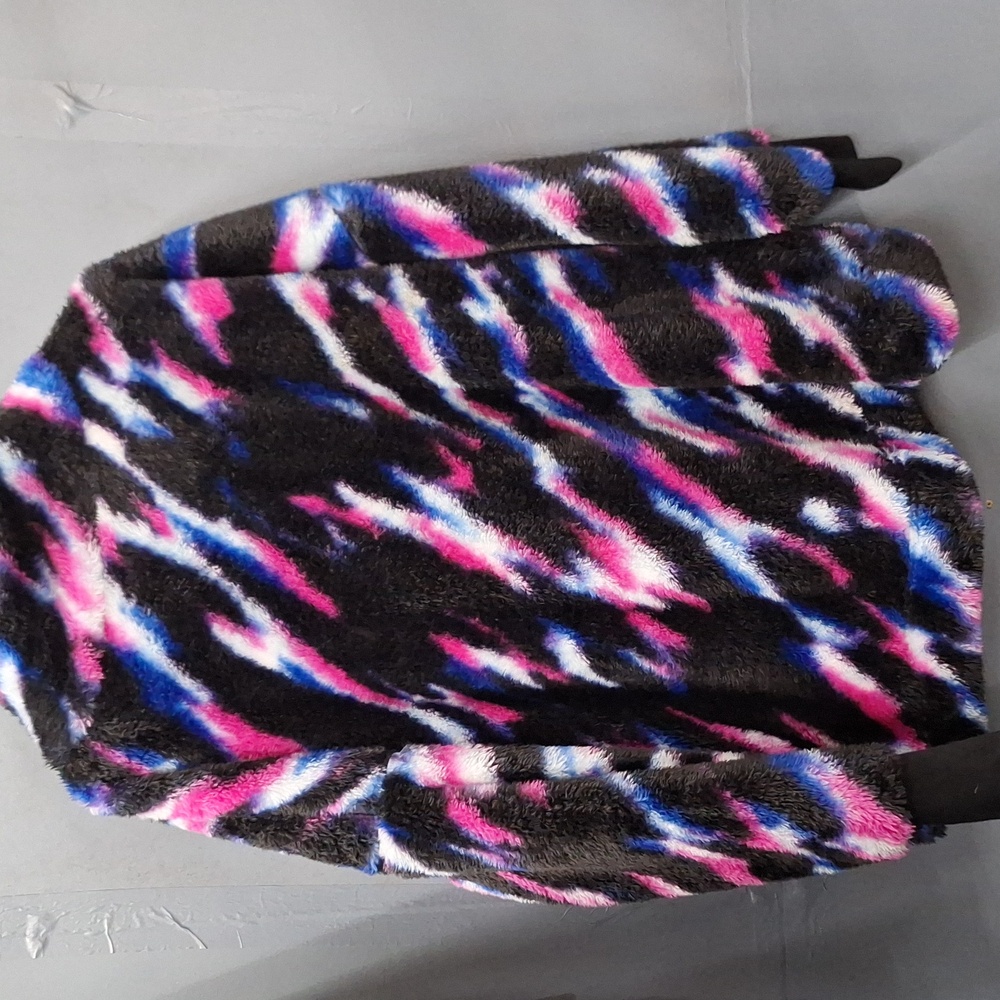 Lularoe fuzzy sweater - Picture 4 of 4